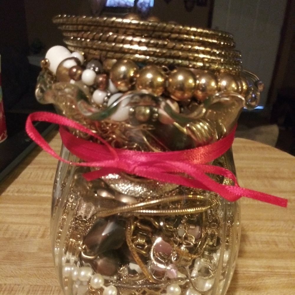 Jewelry jar gold tone